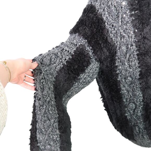 Vintage 80s grey and fuzzy black knit stripe cardigan sweater L - Picture 6 of 8